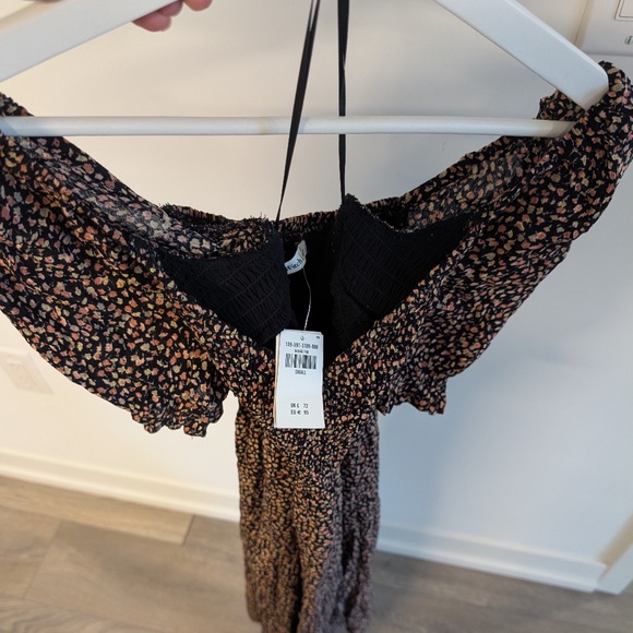 Abercrombie & Fitch Off the Shoulder flowy Dress - Picture 3 of 5